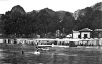 [Fig. 07] Historical image of the "Baños del Carmen" from the sea.